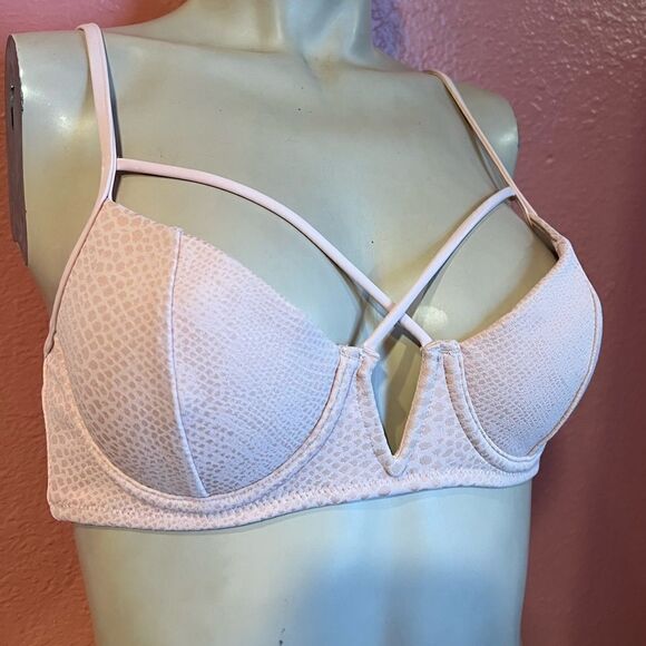 DYLAN UNDERWIRE TOP - Picture 3 of 6